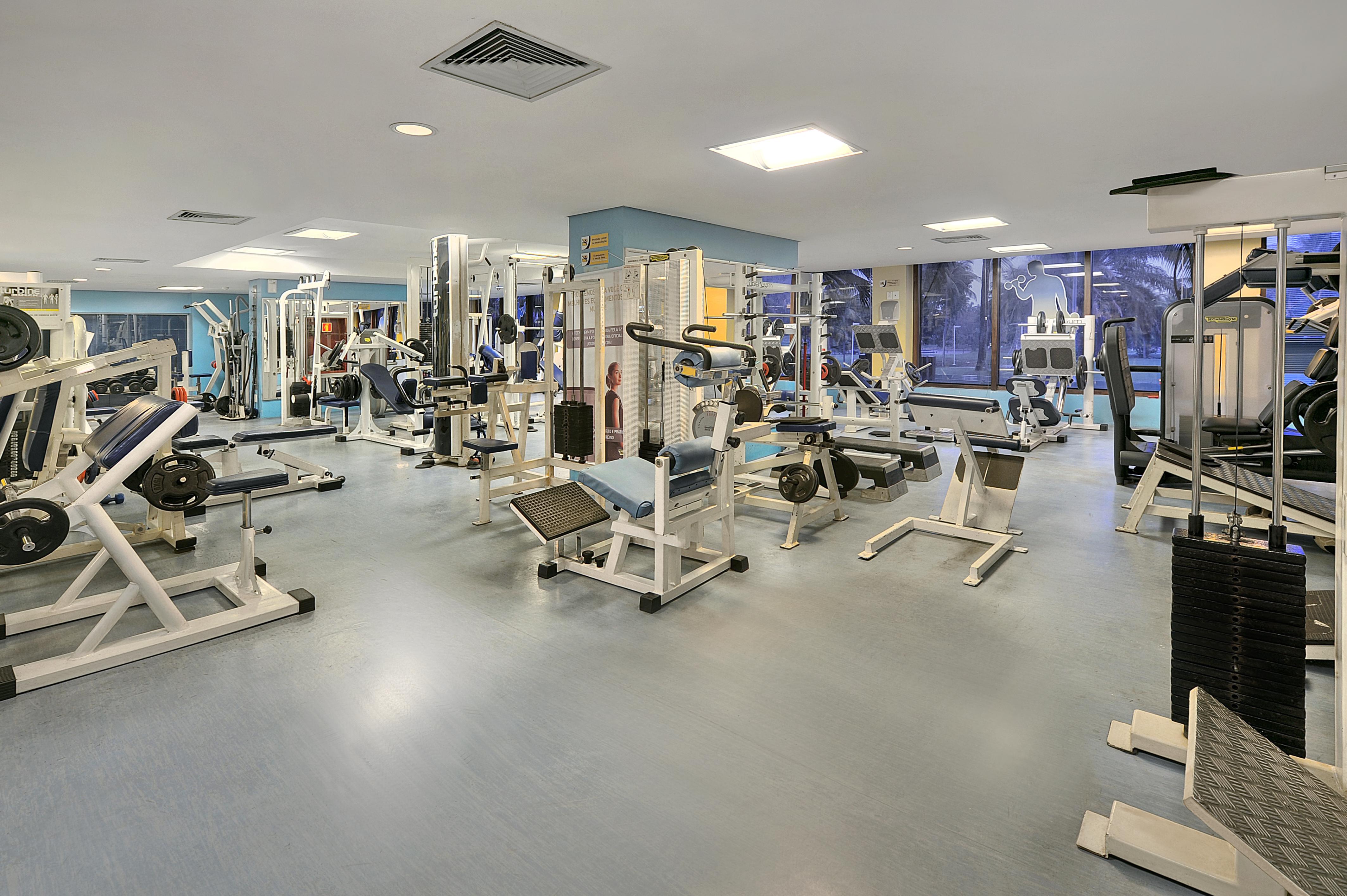 Hotel Deville Prime Salvador Exteriör bild The gym at the hotel