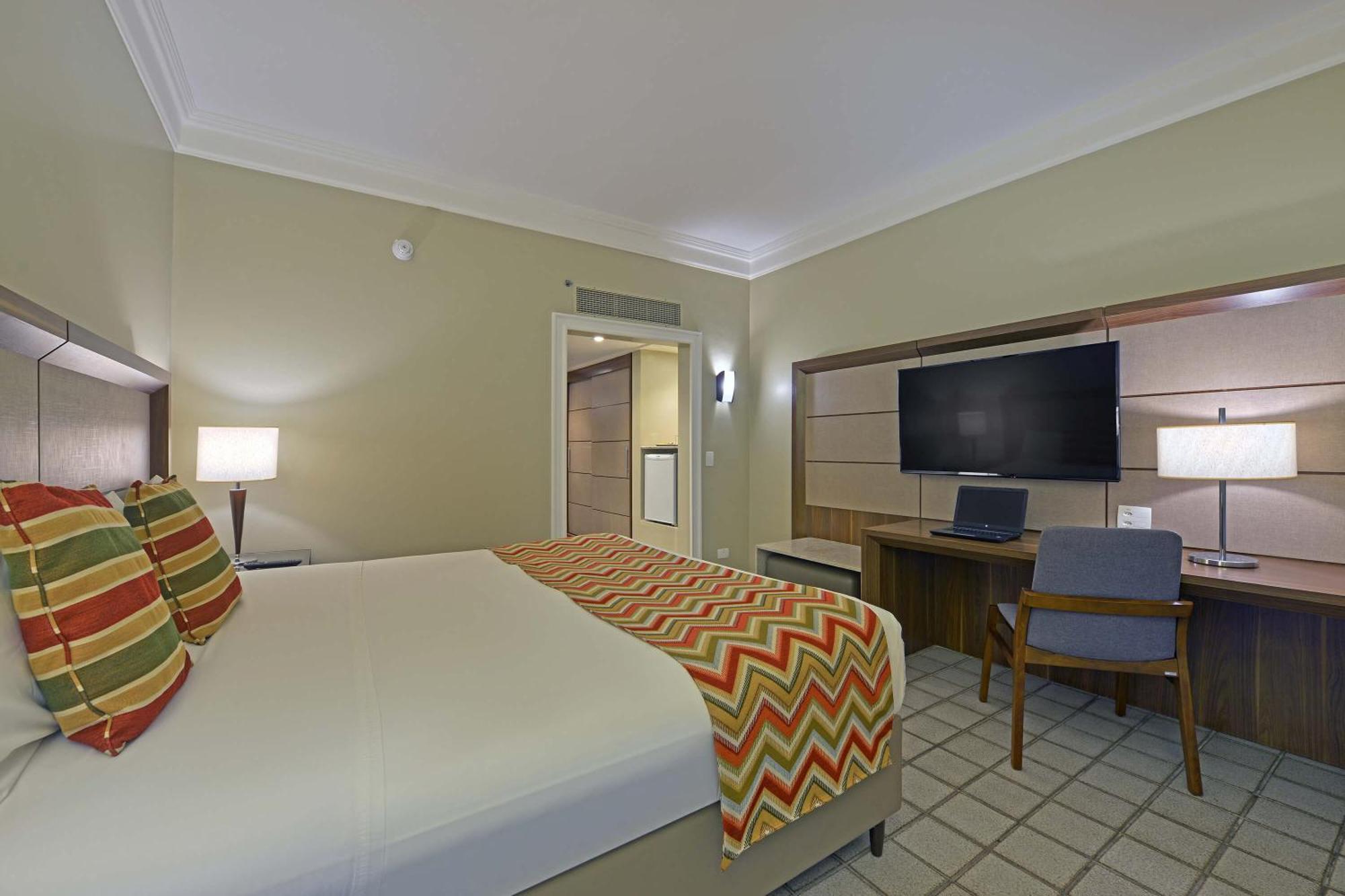 Hotel Deville Prime Salvador Exteriör bild A typical room at the Hilton San Francisco
