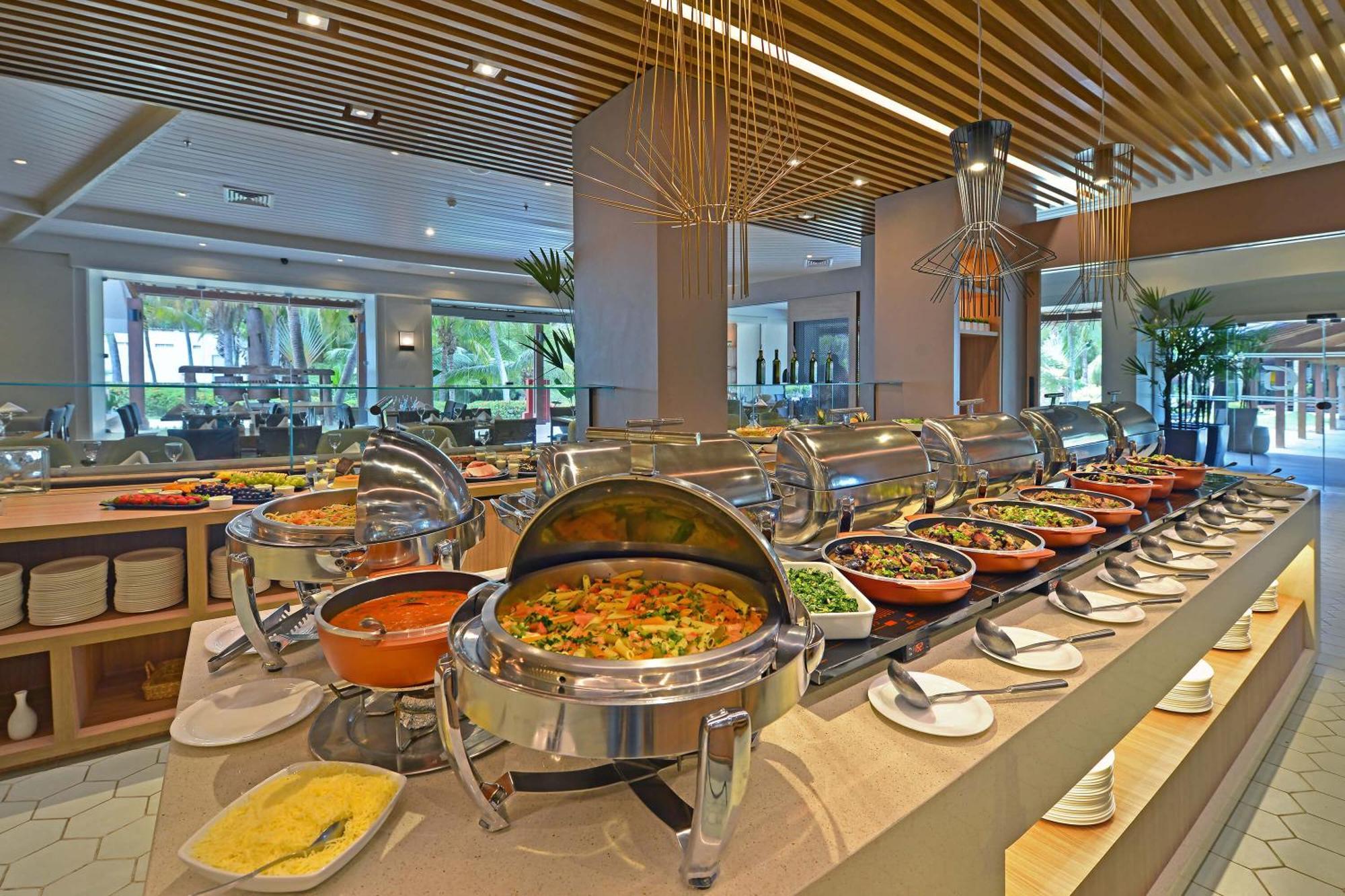 Hotel Deville Prime Salvador Exteriör bild A buffet at a hotel