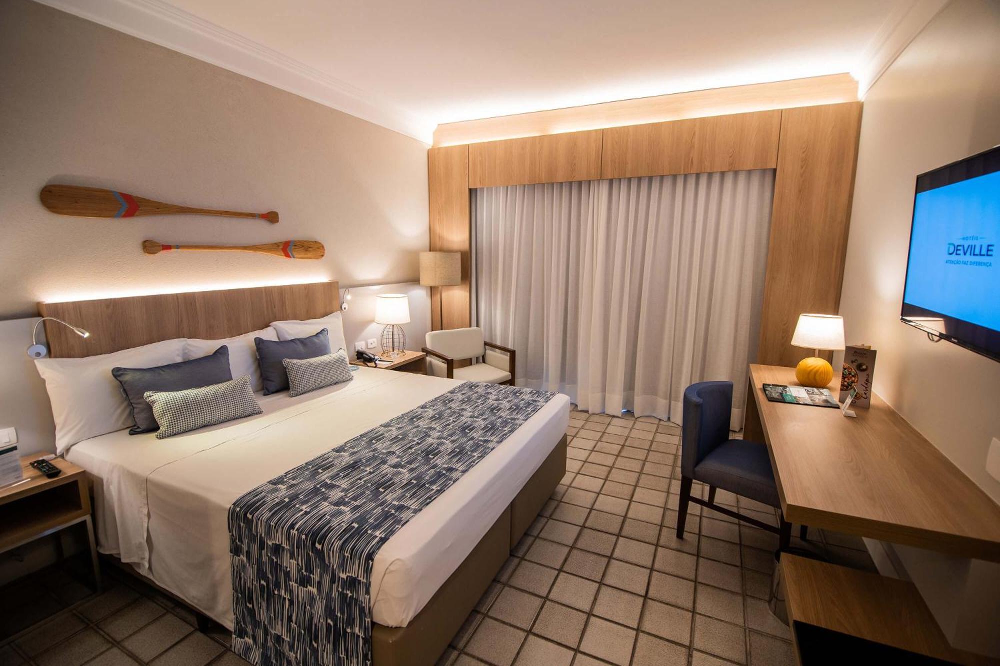 Hotel Deville Prime Salvador Exteriör bild A room at the hotel