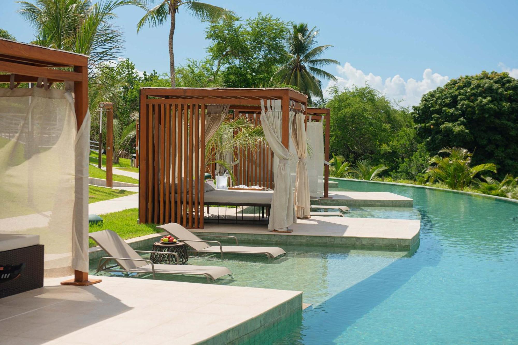 Hotel Deville Prime Salvador Exteriör bild The swimming pool at the resort