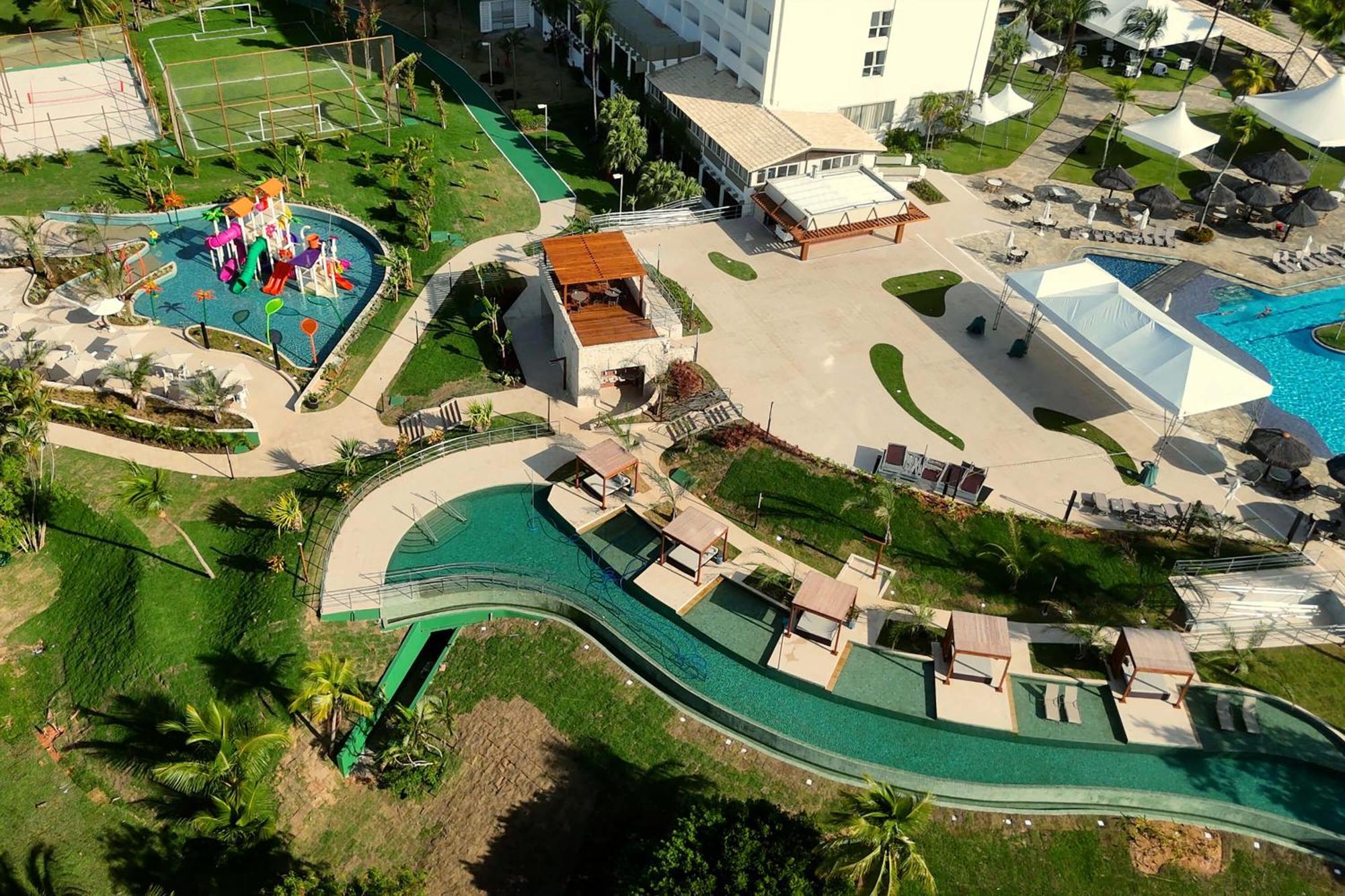 Hotel Deville Prime Salvador Exteriör bild Aerial view of the resort